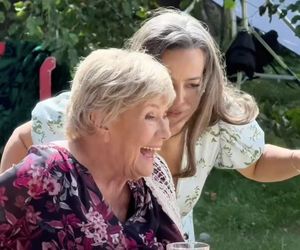 M jak miłość. Barbara (Teresa Lipowska), Magda (Anna Mucha)