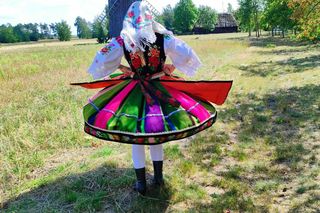 Uczennica z Konina nosi się na ludowo