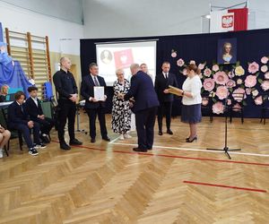Uroczystość jubileuszowa w siedleckiej Dziesiątce była okazją do wspomnień