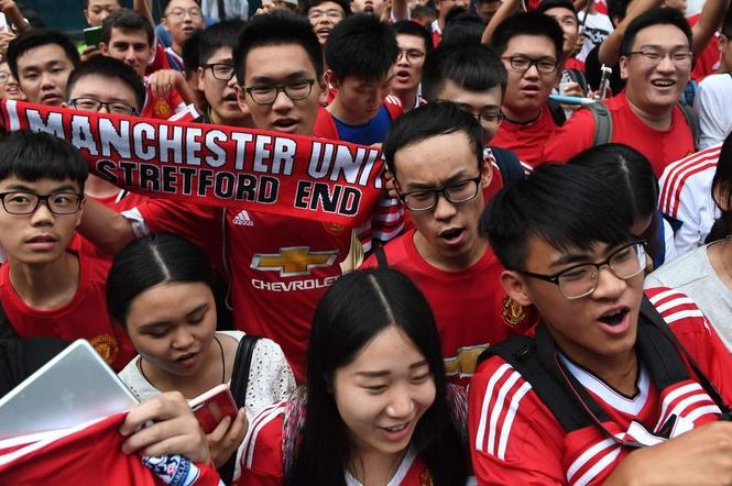 Chińscy kibice Manchesteru United śpiewają wulgarne przyśpiewki