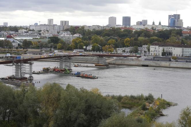 Nowy most pieszo-rowerowy w Warszawie połączył brzegi Wisły