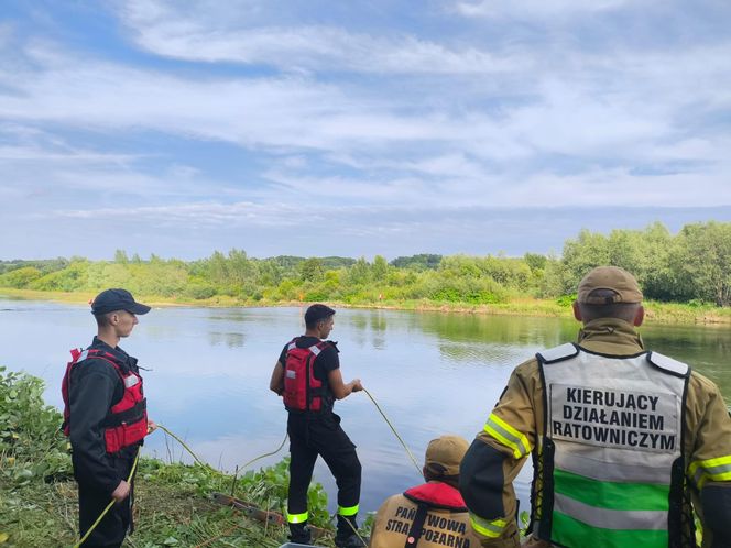 Tragedia nad Dunajcem! Ciągnik z mężczyzną wpadł do rzeki. Nowe informacje