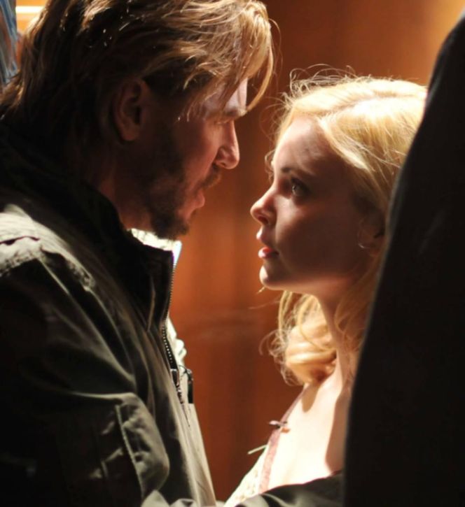 Val Kilmer, Iza Miko