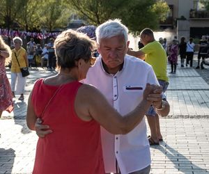 Starachowice i Międzypokoleniowa Potańcówka – Hit sezonu, który pokochali wszyscy