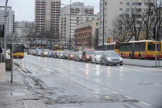 Zielona fala zatrzymała pieszych i samochody