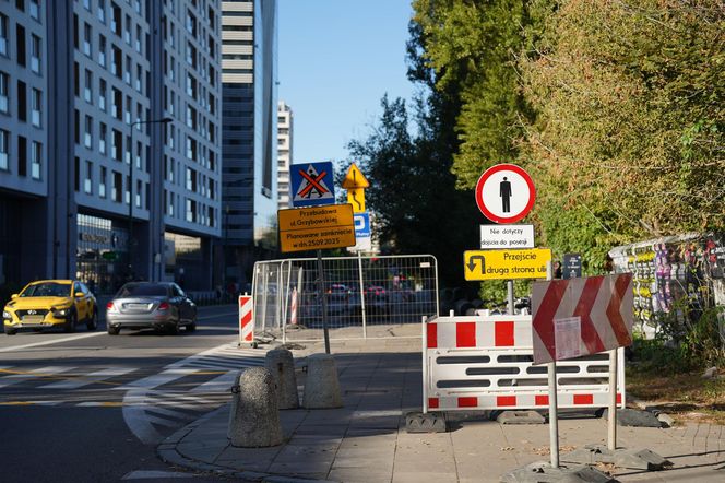 Potężne utrudnienia dla kierowców w Warszawie. Zaraz się zacznie! Tędy nie przejedziesz do końca roku