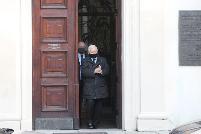 Jarosław Kaczyński. Izolacja, potem kościół