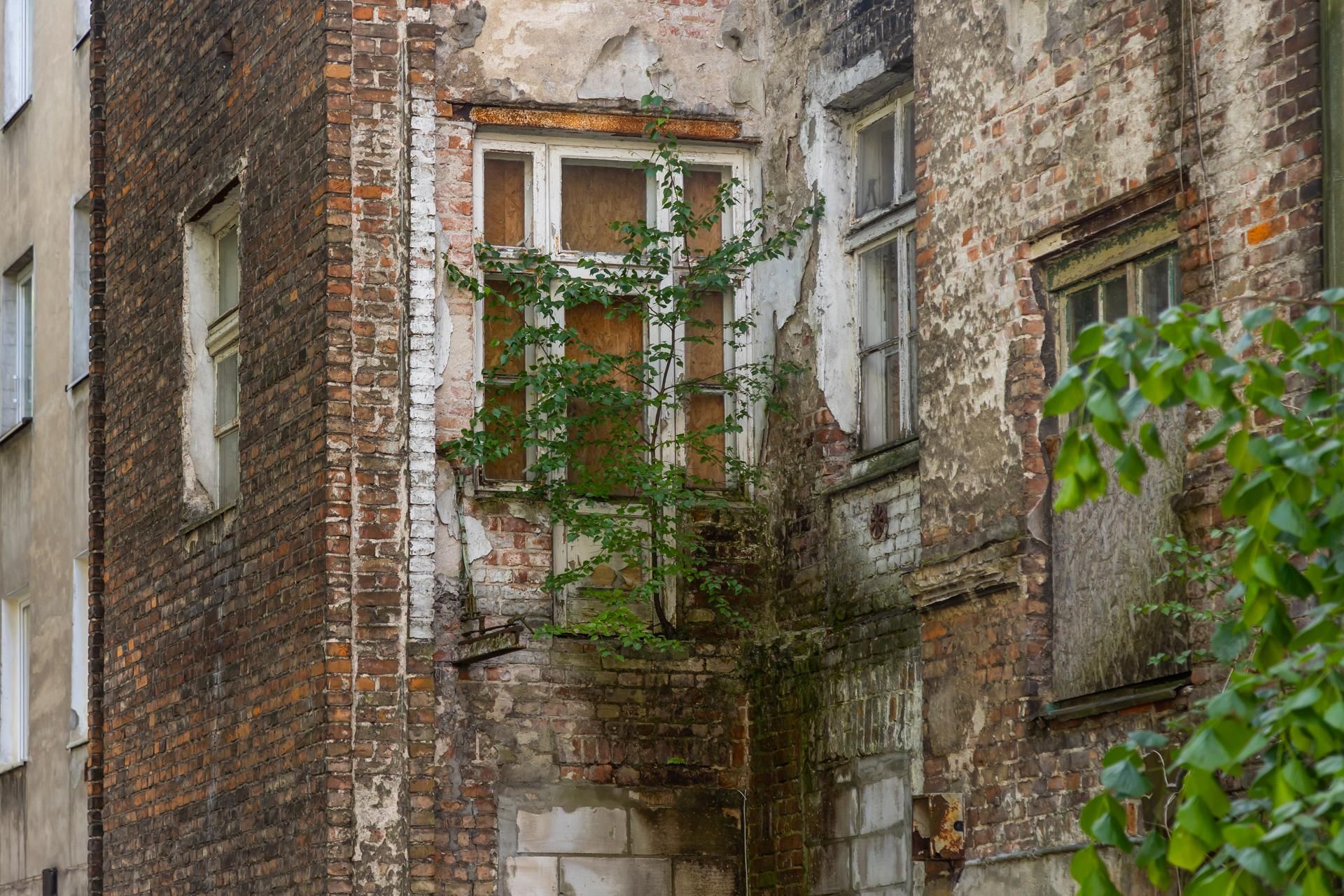 Kamienica przy ul. Węgierskiej 6 w Warszawie