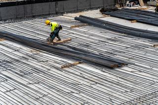 Stara hala sportowa przy I LO rozebrana. Nowa zaczyna rosnąć