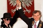Michael Jackson zmarł 16 lat temu. Gdy odwiedził Polskę, wszyscy wstrzymali oddech. Te zdjęcia zachwycają