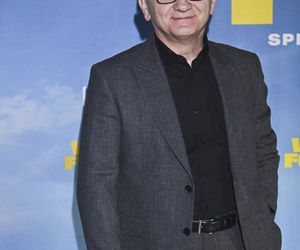 Dawno niewidziany Dariusz Kowalski pojawił się na premierze filmu. Tak dziś wygląda odtwórca roli Janusza Tracza z Plebanii