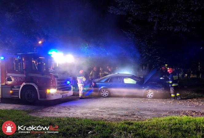 Pożar samochodu na os. Albertyńskim w Krakowie