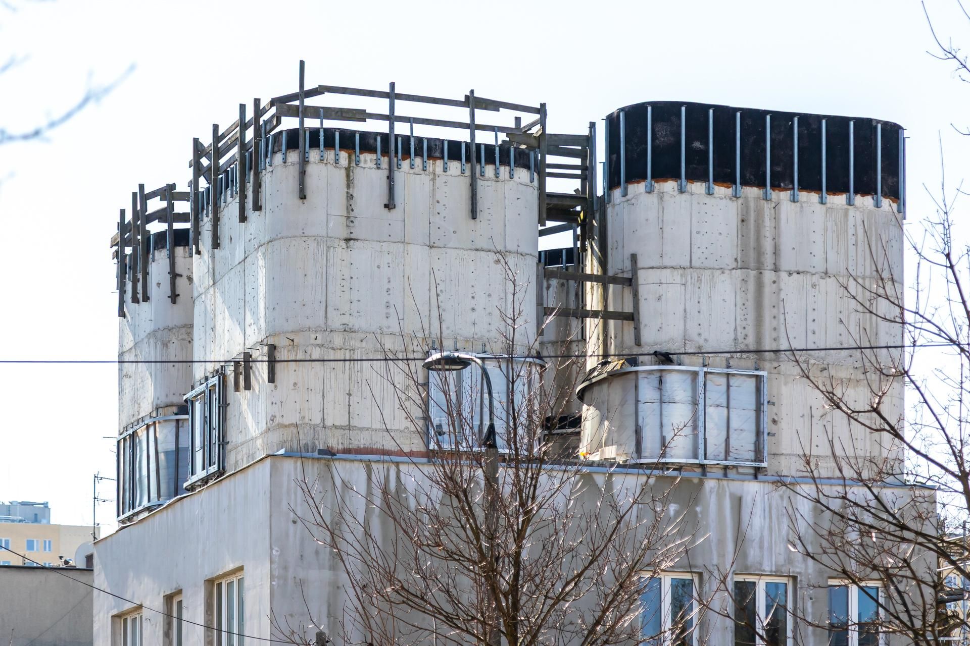 Nadbudowa kamienicy na Gocławku w Warszawie