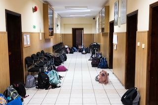 Kulka chleba prawie zabiła 11-latka z Ustki. Pracownik szkoły uratował go jednym ruchem
