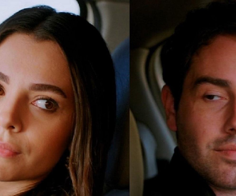 Zbliżenie na twarze Acelyi i Leventa, bohaterów serialu „Miłość i nadzieja”. Acelya patrzy w bok z wyrazem szoku, Levent w samochodzie ma lekko uśmiechniętą, obojętną minę. To kluczowa scena z 311. odcinka, więcej o niej na Super Seriale.