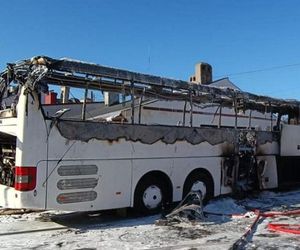  Konstantynów Łódzki. Pożar dwóch autokarów doprowadził do kłębów dymu nad miastem [ZDJĘCIA]