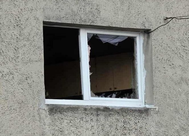 Szyby wyleciały z okien! Potężny wybuch gazu w domu wielorodzinnym