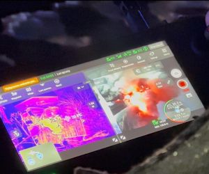 Nocny pożar w Falenicy. Strażacy walczyli z ogniem do rana