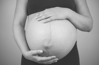 28-letnia kobieta w ciąży ZMARŁA tuż przed szpitalem. Placówka w Ostrzeszowie wydała OŚWIADCZENIE
