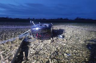 Wiatrakowiec przewrócił się podczas startu. Leżał kołami do góry