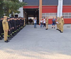 Strażacy z Wielkopolski jadą do zagrożonego powodzią Głogowa nad Odrą