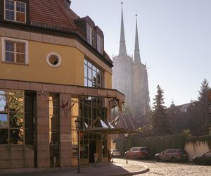Hotel im. Jana Pawła II we Wrocławiu