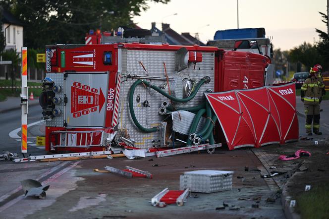 Zginęli w drodze do wypadku. Dwaj strażacy stracili życie na służbie 