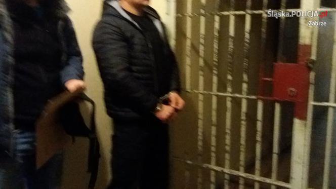 Zabrze: Starcie kiboli z policją. W ruch poszły kamienie, butelki i kostka brukowa