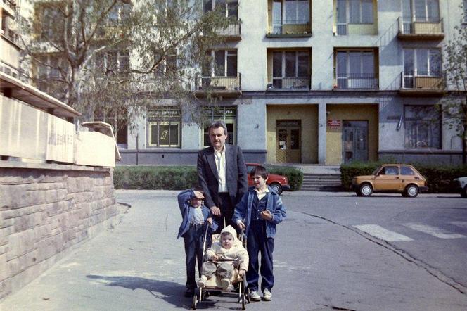 Rodzinny album Bajerów. W tle dawne Starachowice