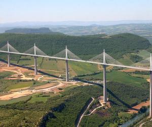 Wiadukt Millau we Francji