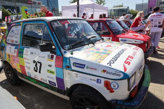 98 Fiatów 126p jedzie trasą wokół Bałtyku