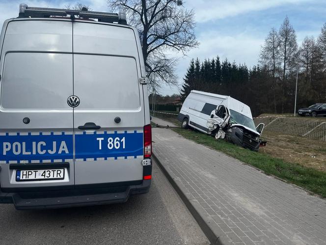 Wjechał busem w rodzinę z dzieckiem. Zatrzymanie 27-latka