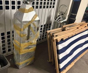 Złodziej grasował w hotelu. Jego łupem padły m.in. leżaki