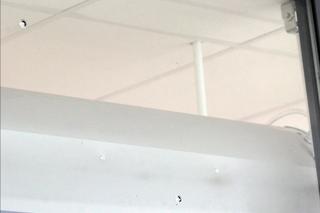 Jabłonna. Dramatyczne sceny na Osiedlu Przylesie. Wariat strzelał do samochodów, później wymierzył w człowieka!