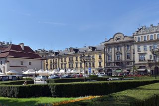 To jeden z najpiękniejszych budynków w Krakowie. Mieszkali w nim Henryk Sienkiewicz i Józef Piłsudski