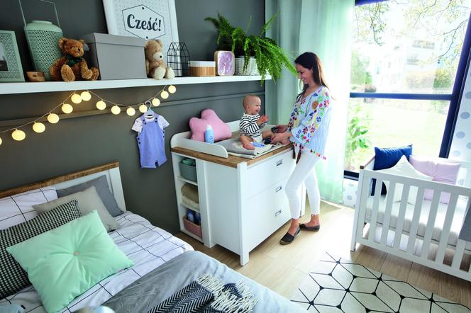 Przytulny kącik dla niemowlaka w sypialni rodziców – układ rodzinny