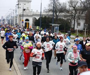 Bieg na Piątkę 2024, Warszawa - zdjęcia. Biegłeś? Szukaj się w galerii!