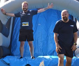 Jump and Run 2023 w Bydgoszczy. Bieg z dmuchanymi przeszkodami przyciągnął tłumy