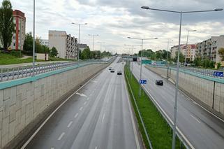 Pościg za kierowcą renault. Mężczyzna poddał się po kilku kilometrach