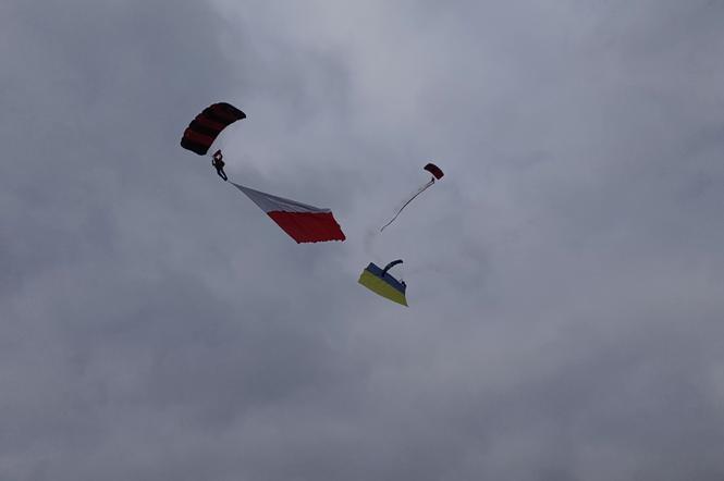 Polska i ukraińska flaga szybowała nad łódzkim lotniskiem!
