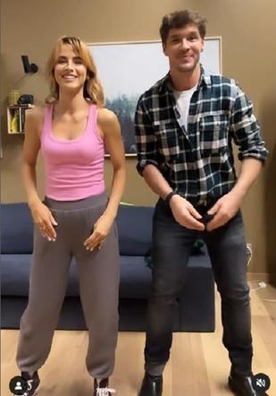 M jak miłość na planie. Kama (Michalina Sosna), Marcin (Mikołaj Roznerski)
