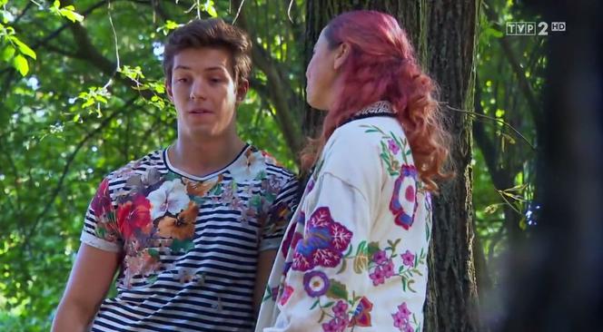 Barwy szczęścia, odcinek 1990. Justin (Jasper Sołtysiewicz), Mia (Maria Ruddick)