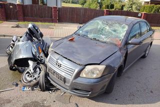 Wypadek w Osinach. Ranny motocyklista trafił do szpitala