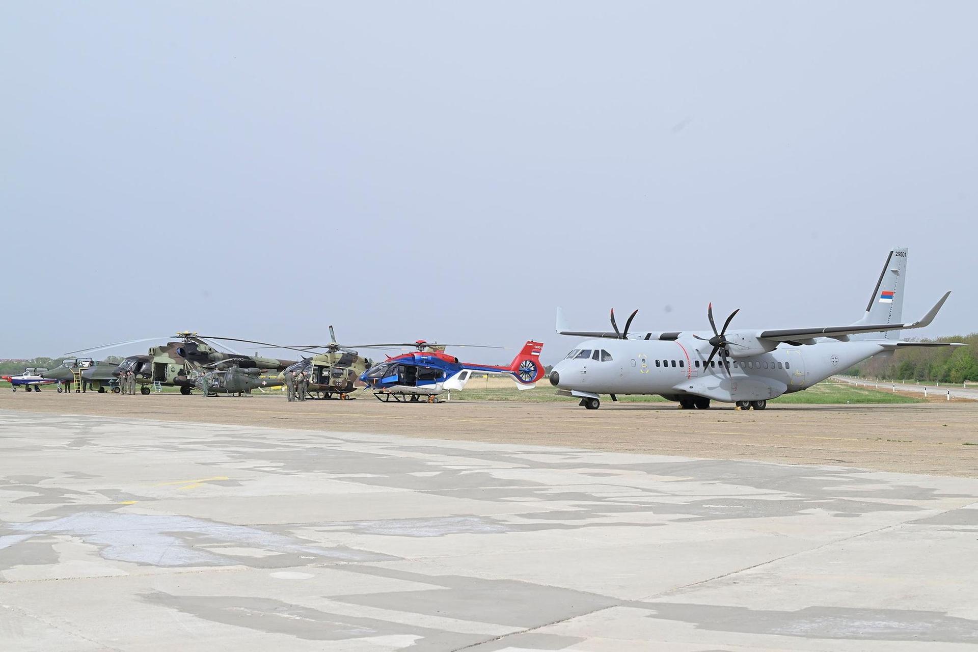 Serbskie samoloty i francuskie Rafale 
