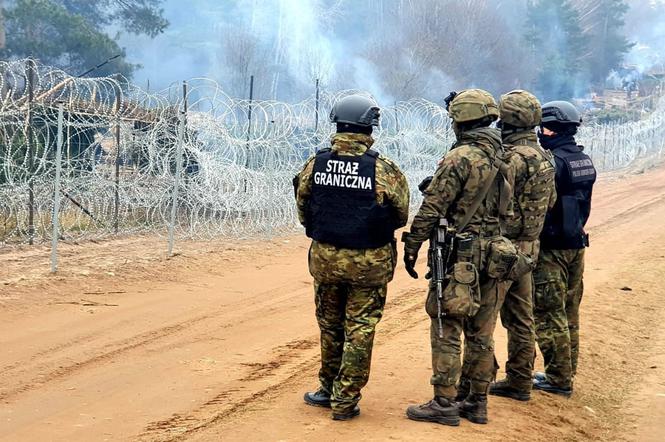 Wiceszef MON: czterech żołnierzy rannych w czasie powstrzymywania próby siłowego przekroczenia granicy przez migrantów