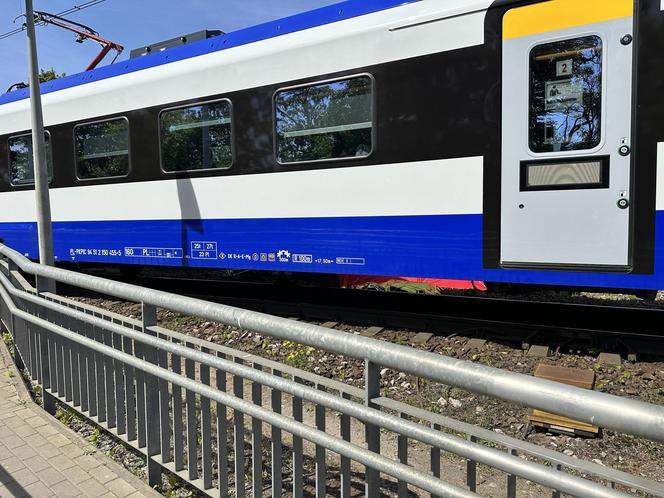 Rowerzysta potrącony przez pociąg Intercity. Zginął na miejscu. Dramat na stacji Warszawa ZOO