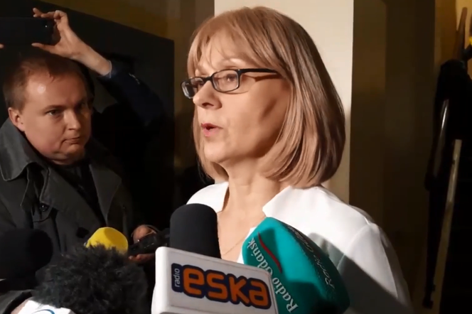 Grażyna Wawryniuk z Prokuratury Okręgowej w Gdańsku nie potwierdziła dzisiaj doniesień o podrobionej przepustce. Głównym tematem konferencji były wyniki sekcji zwłok prezydenta