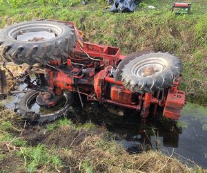 Tragiczny wypadek na polu! Rolnik zginął pod przewróconym ciągnikiem