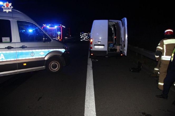 Tragedia na drodze S17. Wymieniali koło na poboczu, chwilę później już nie żyli