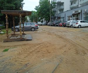 Siedlce: Na ul. Błonie i Czerwonego Krzyża wciąż spore utrudnienia. Zobacz zdjęcia!